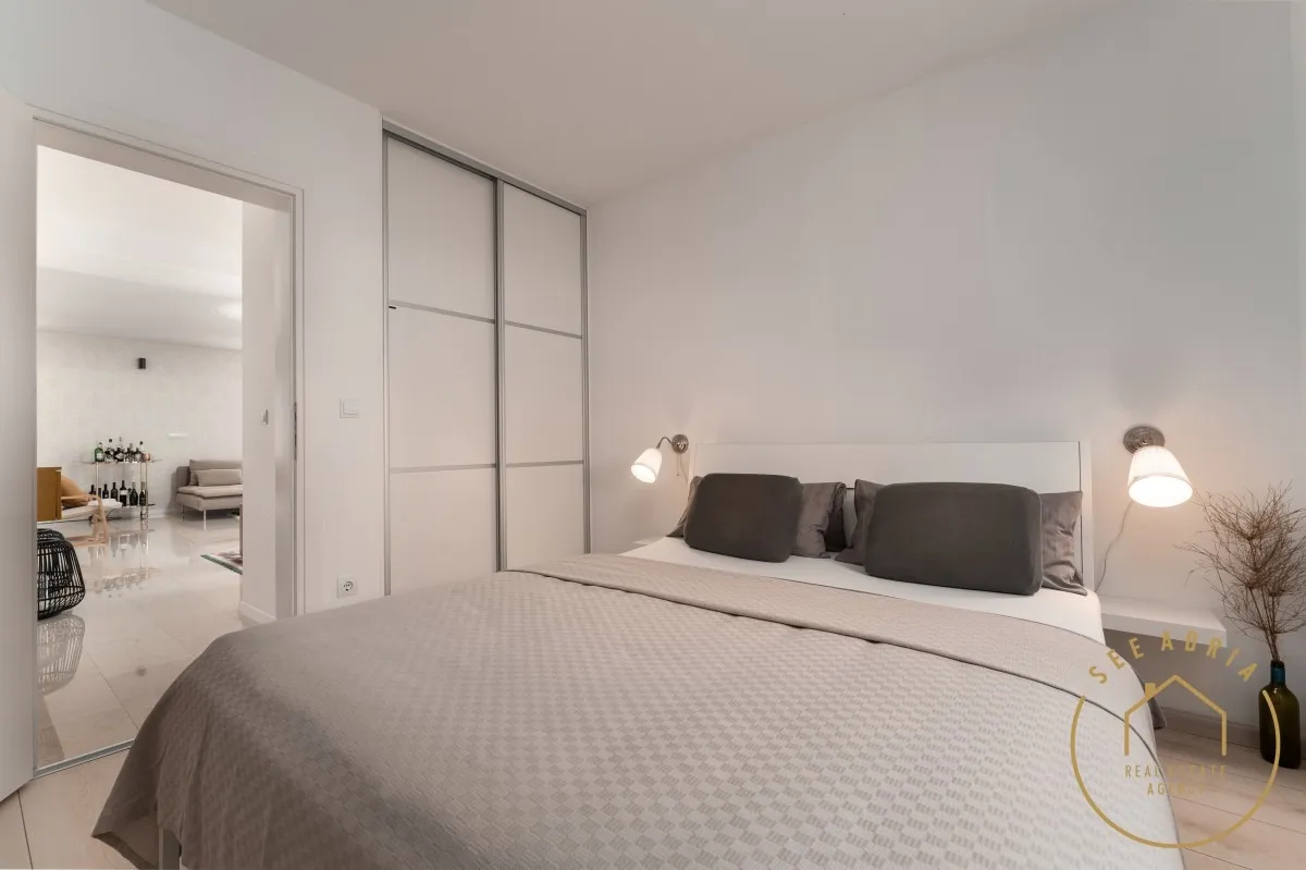 kuća sa apartmanima na odličnoj lokaciji - slika 5