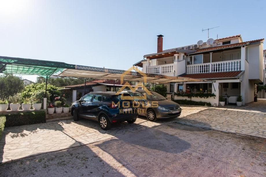 rogoznica, apartmanska kuća u blizina plaže** (prodaja) - slika 2