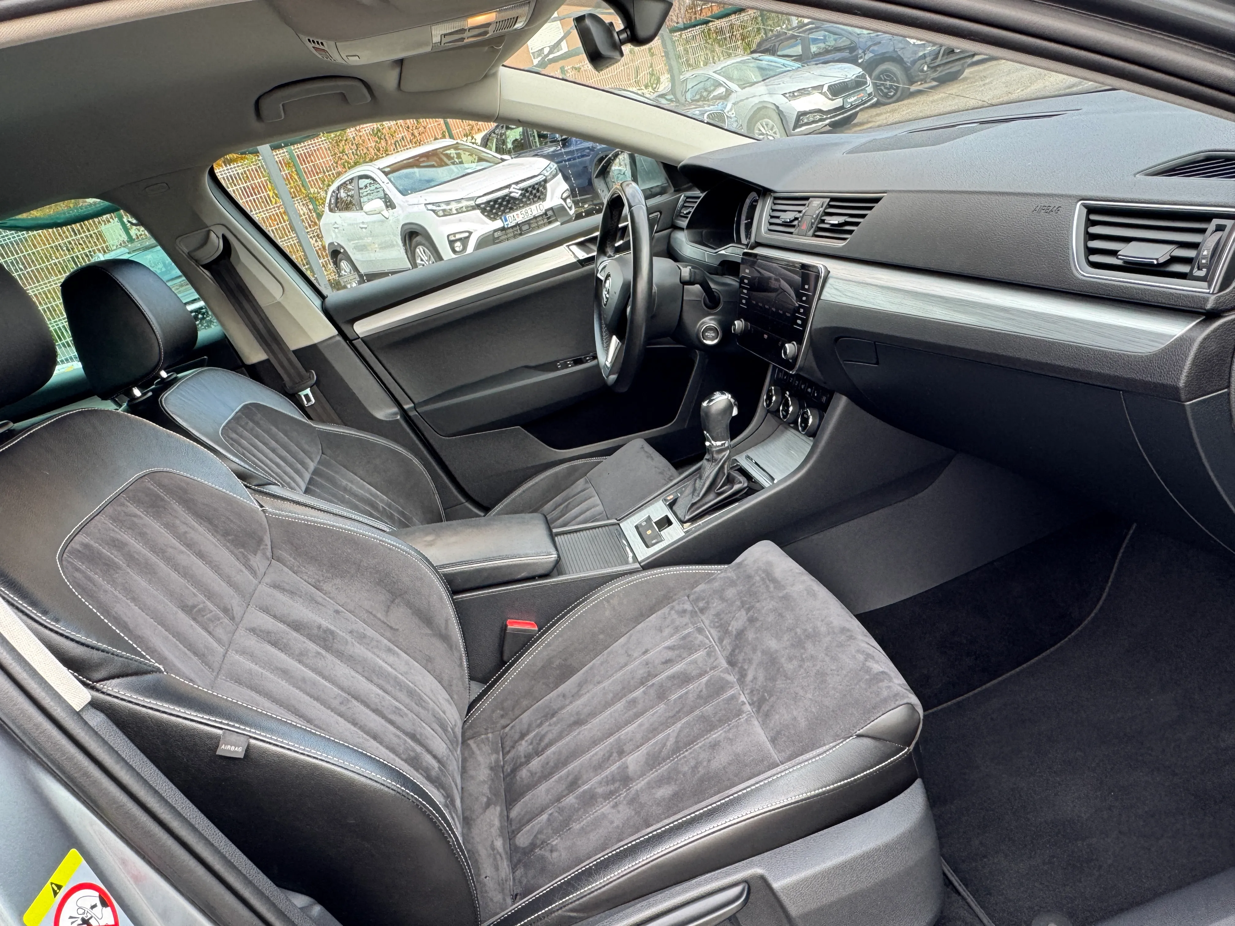 škoda superb 2,0 tdi dsg business - slika 8