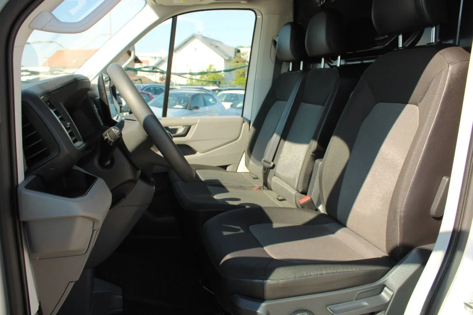vw crafter 2.0 tdi l3h3 140ks *kamera*, 2024 god. - slika 10