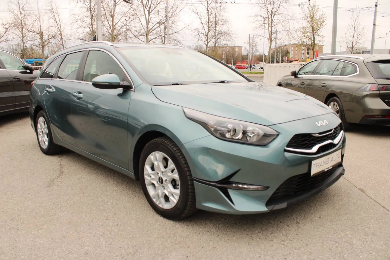 kia ceed sw 1.5 t-gdi automatik *navigacija, kamera* - slika 3