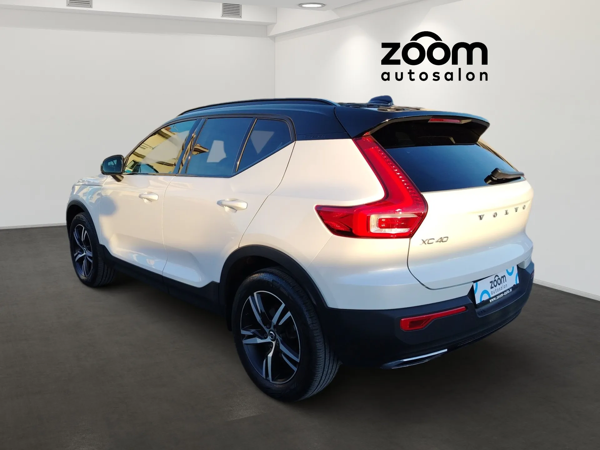 volvo xc40 d3 - slika 4