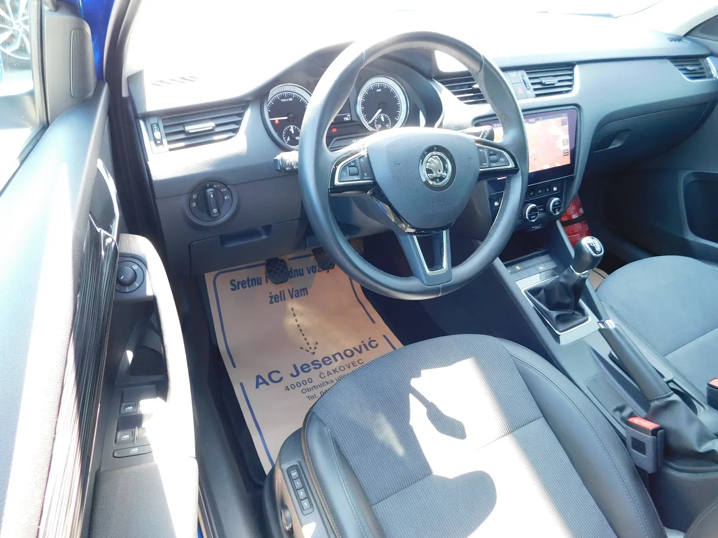 12360 škoda octavia combi style 1.6 tdi - slika 9