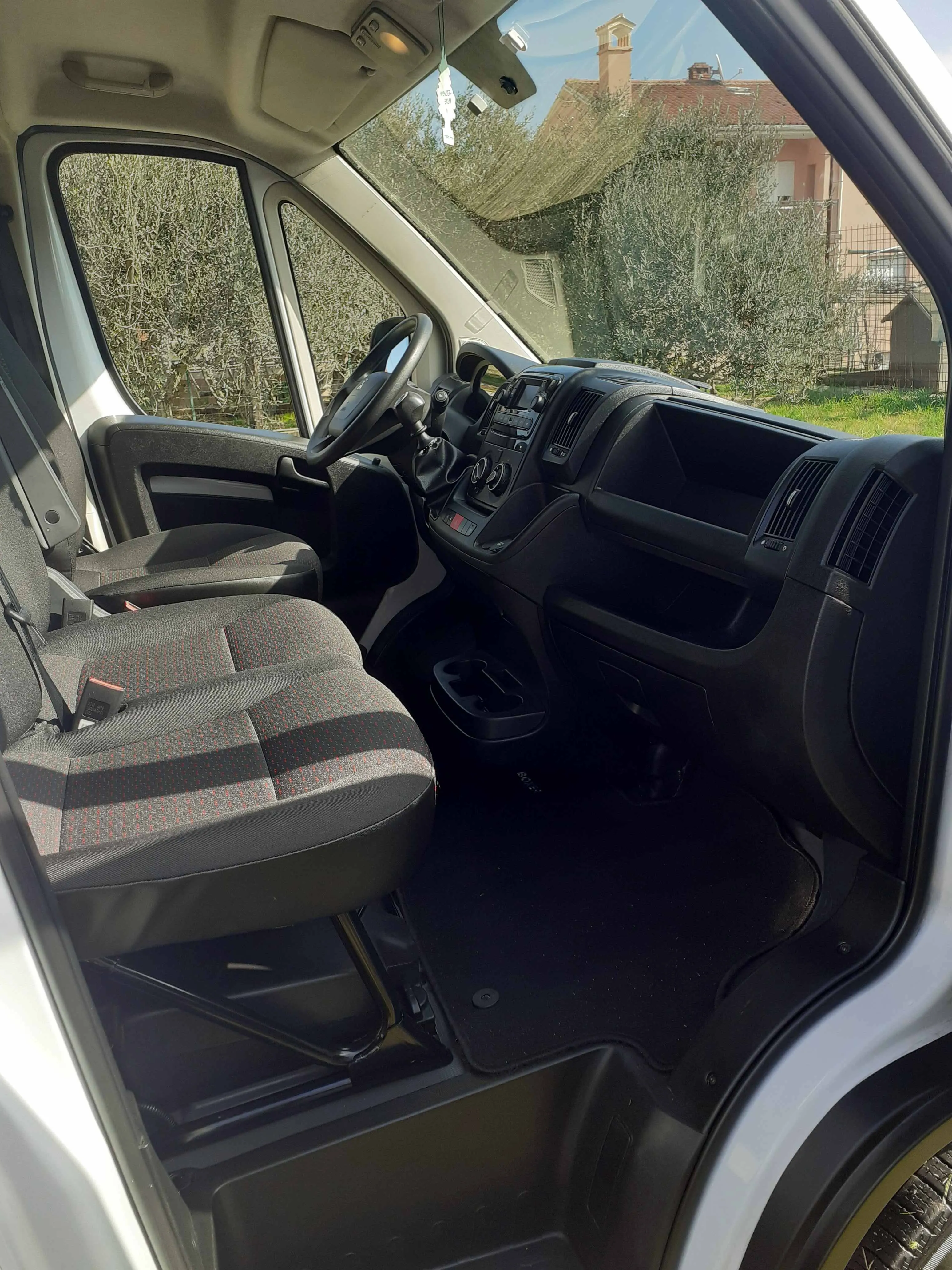 peugeot boxer 2.2 hdi, l4h3, 2023., novi motor i mjenjač, reg. 03/2027 - slika 9