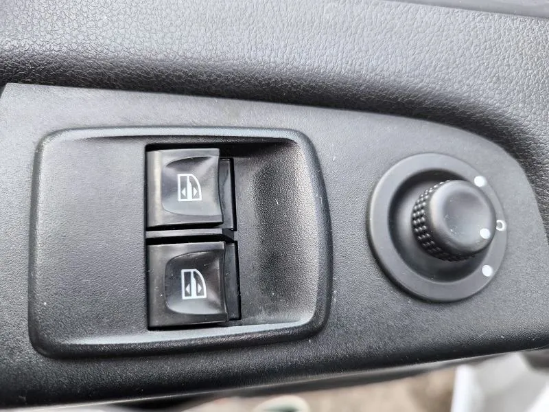 renault trafic 1.6 dci*120ks*klima*krovni nosači*tempomat* - slika 9