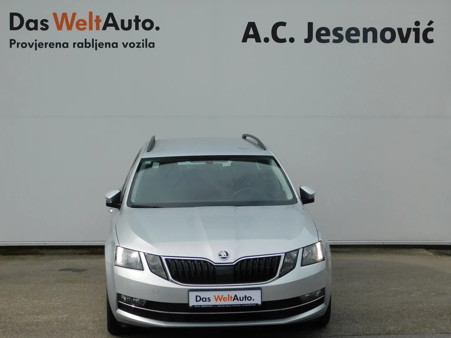 09852 škoda octavia combi style 1.6 tdi - slika 2