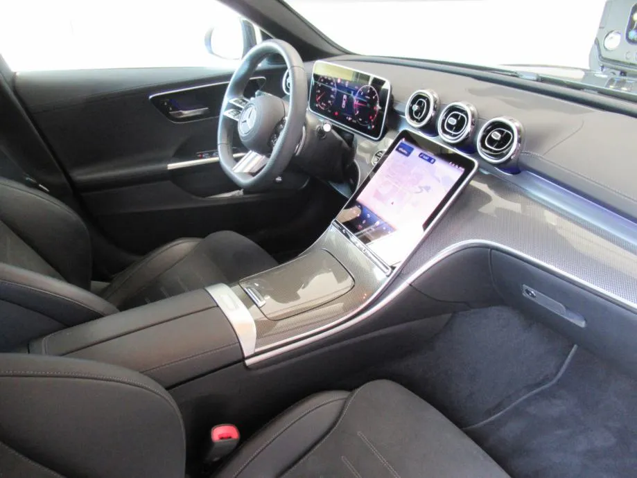 mercedes-benz c-klasa 200 d amg line - slika 11