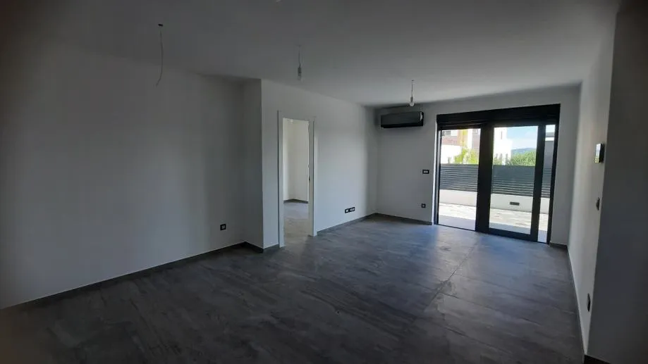 !!stan sa vrtom : murter, 78.00 m2, novogradnja (prodaja) - slika 5