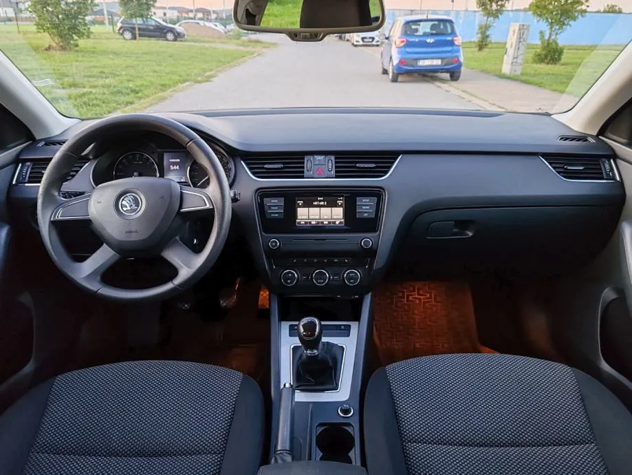 škoda octavia 1,6 tdi 2015 g. 4x4 kartice - slika 14