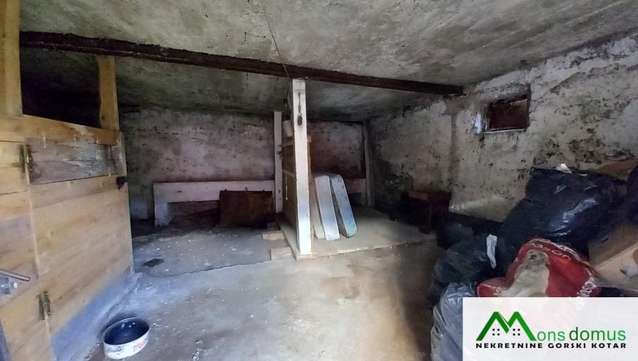 stara kuća u dobrom stanju (prodaja) - slika 13