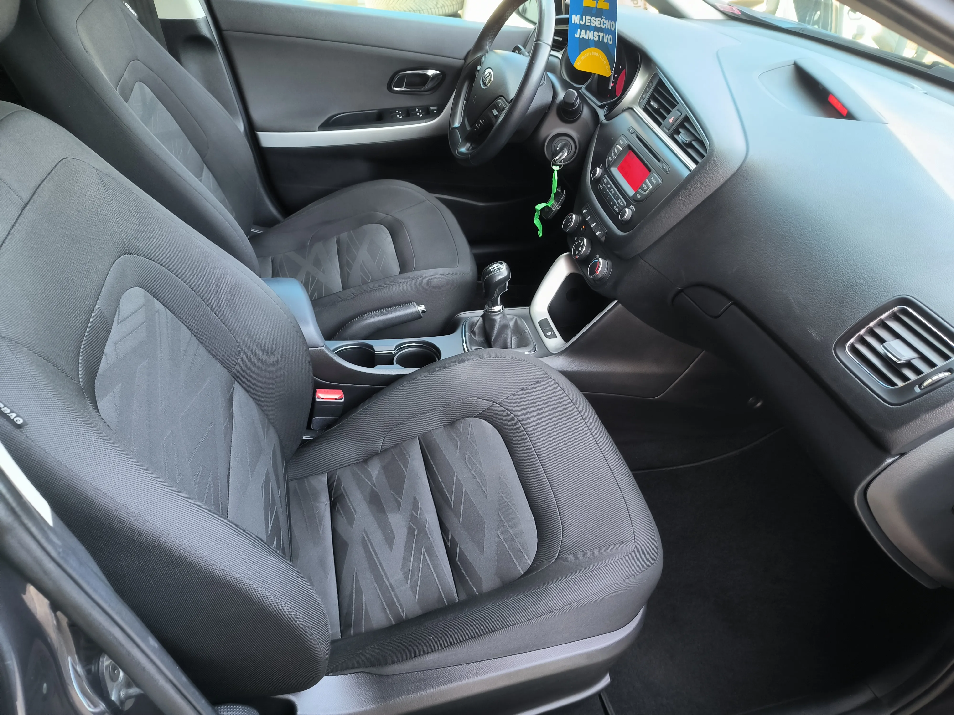 kia ceed 1,6 crdi 136 ks, edition, servisna, jamstvo, reg. 1 godinu - slika 13