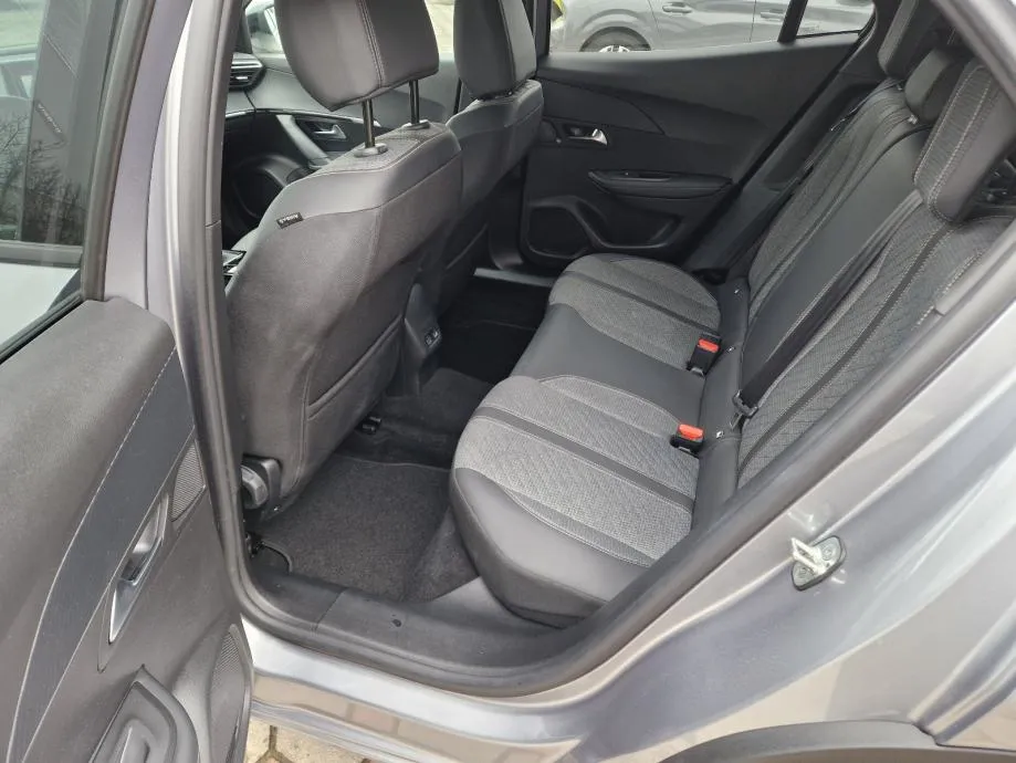 peugeot 2008 1,2 *allure* pure tech 2025.,garancija 2 god, 11600 km - slika 13