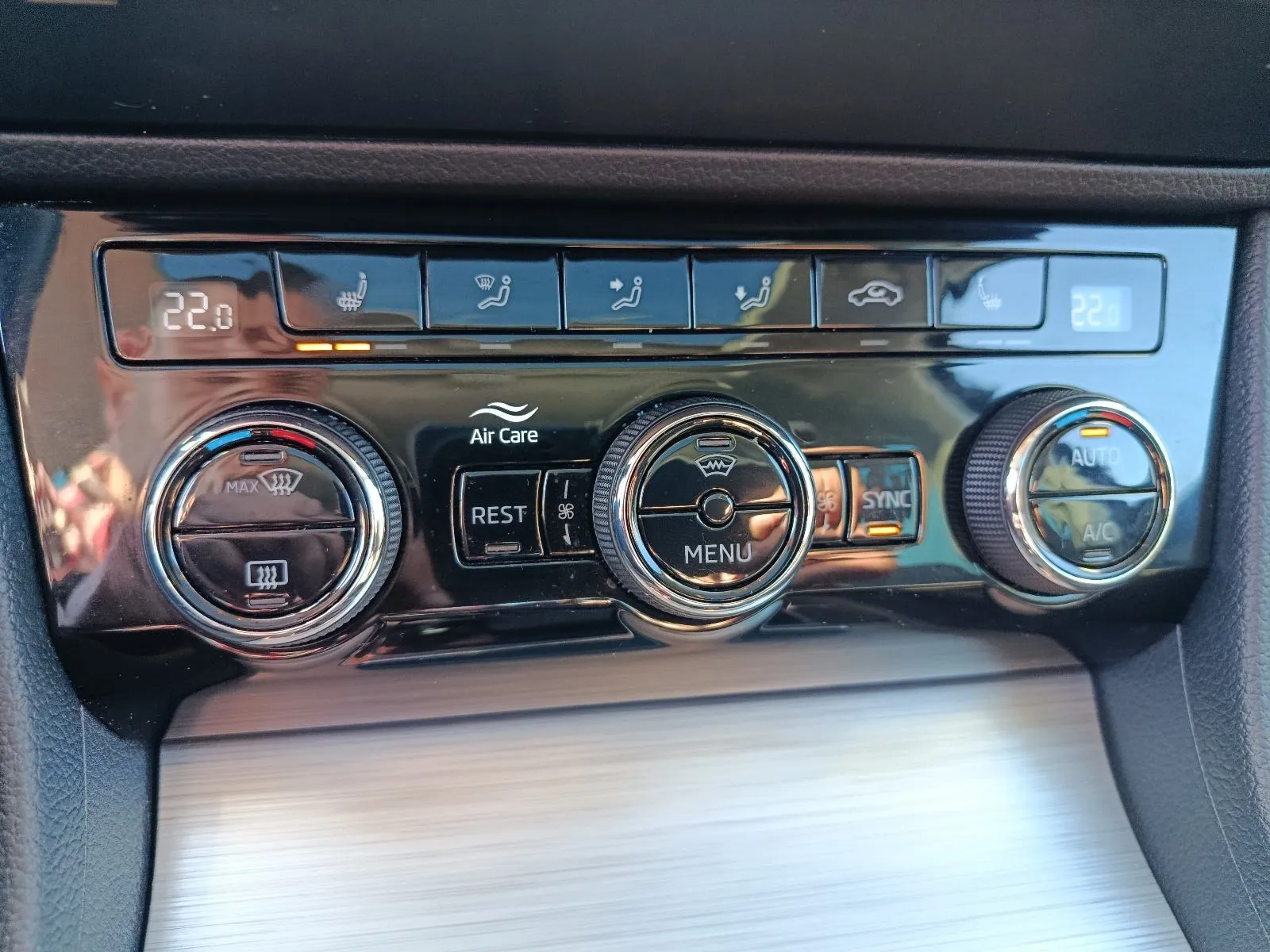 škoda superb 2,0 tdi ,do 2 godine jamstva,u sustavu pdv-a. - slika 16