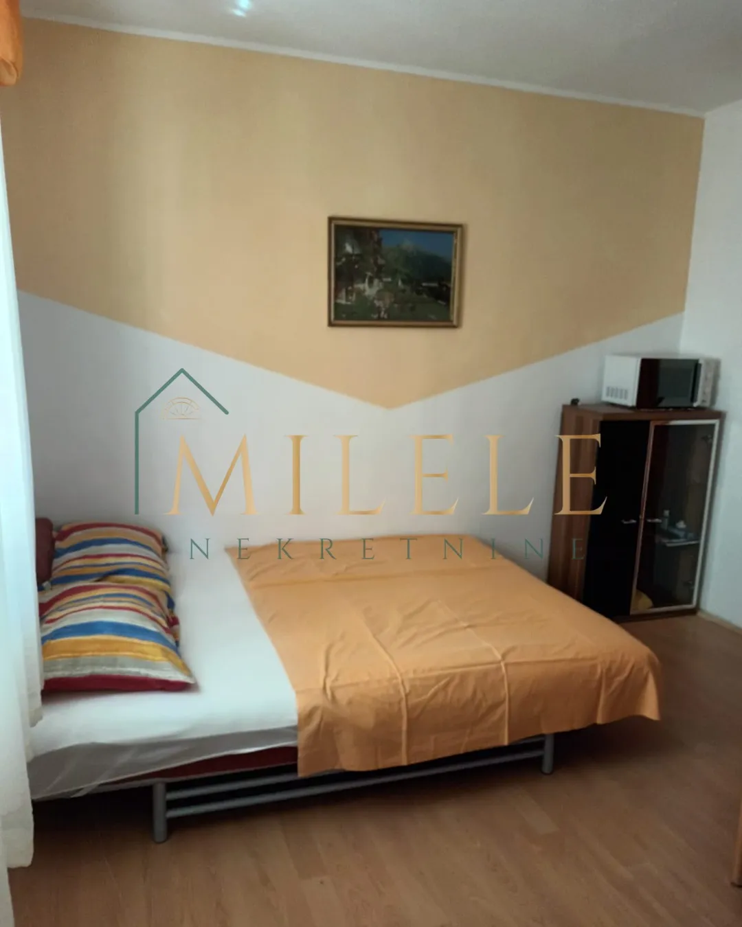 vodice kuća sa 5 apartmana - slika 19