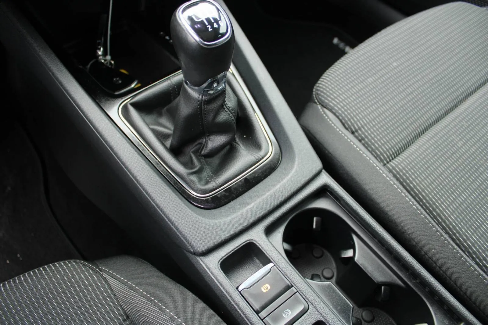 škoda octavia combi 2.0 tdi *panorama, led, navigacija, kamera* - slika 10