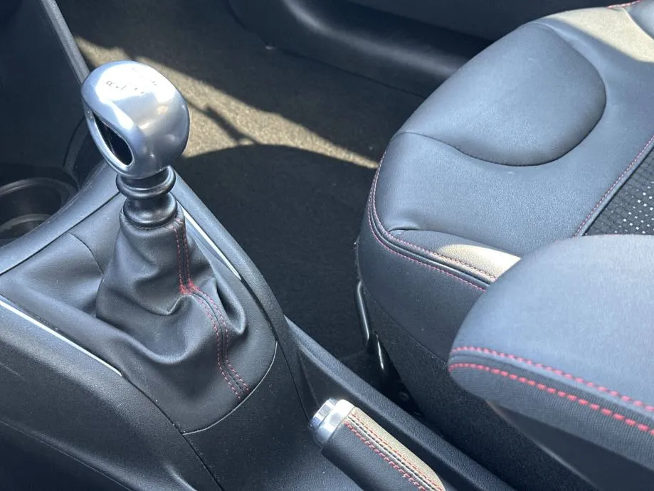 peugeot 208 1,2 puretech *gt line* jamstvo 24 mjeseca! - slika 18