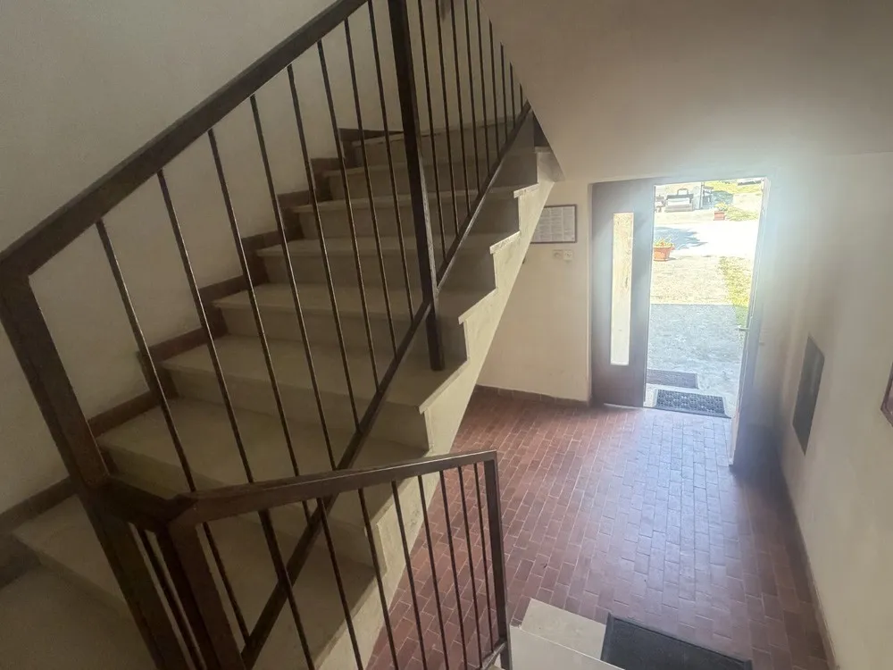 stan u stambenoj zgradi na 2.katu, 55 m2 u livadama ( sl-001) - slika 3