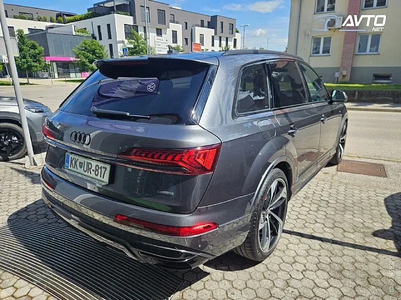 audi q7 quattro 60 tfsie s line competition plus - slika 3