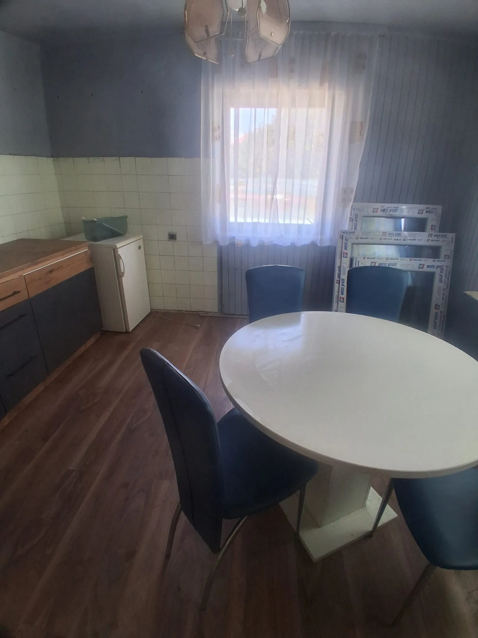 prodajem 2 kuće na parceli od 2300m2 - slika 8