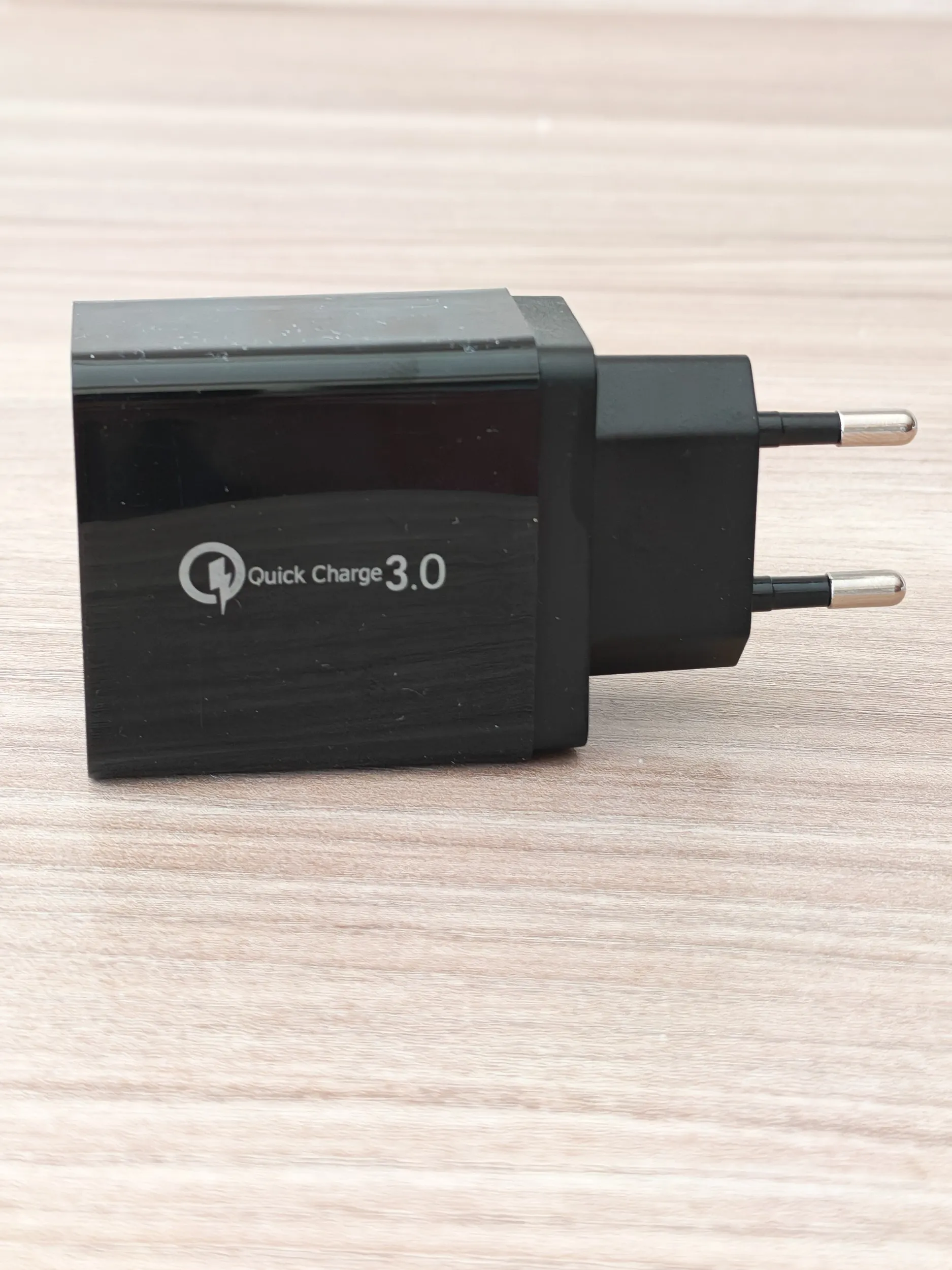 punjač za mobitel quick charge 3.0 - slika 5