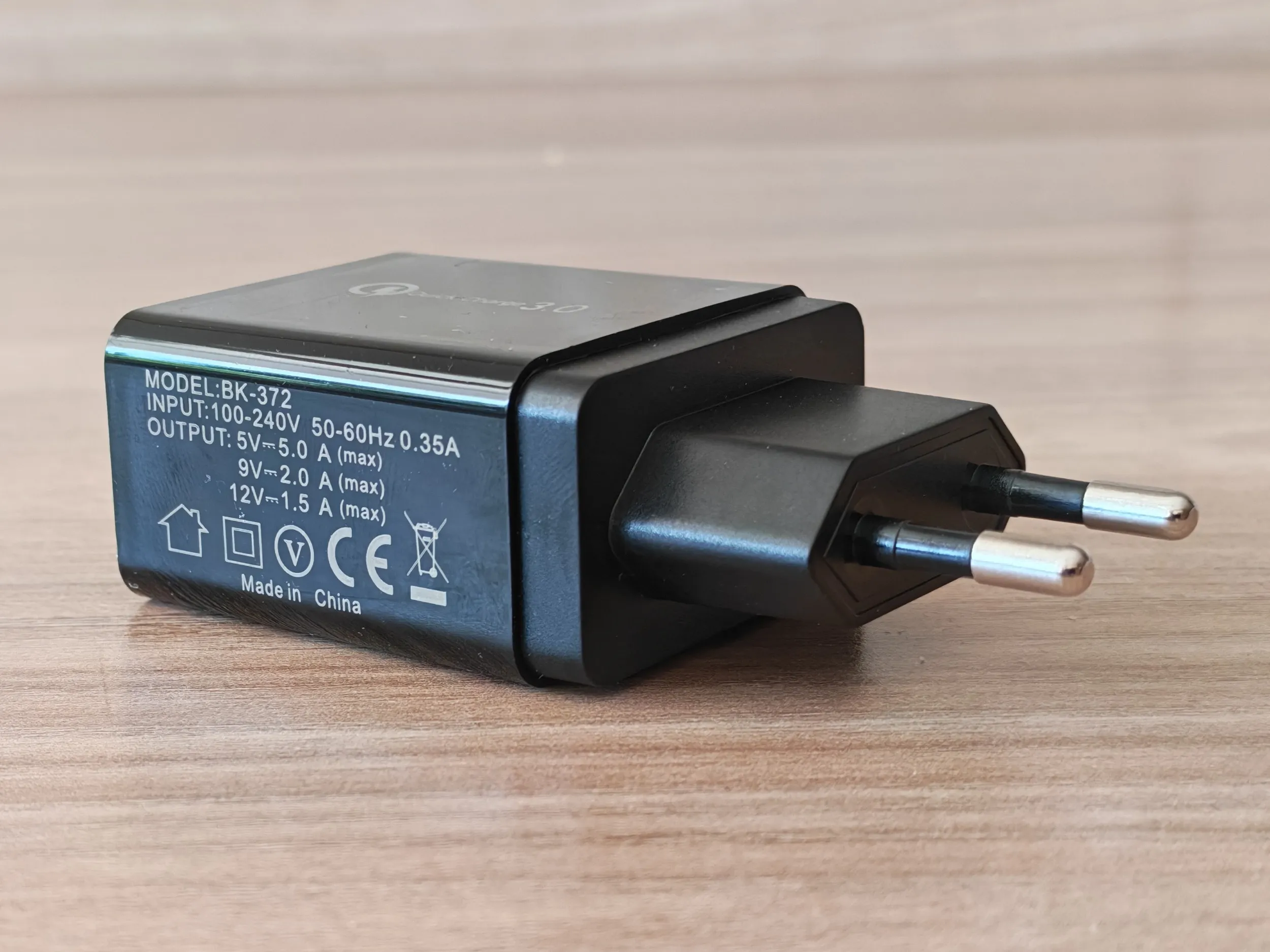 punjač za mobitel quick charge 3.0 - slika 8