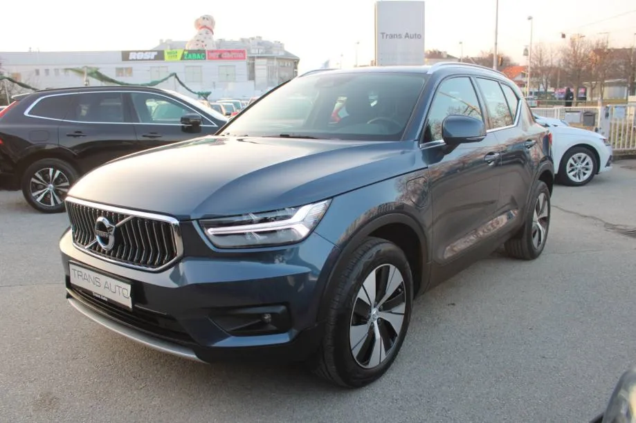 Volvo XC40 T5 Plug-in Hybrid AUTOMATIK *LED, NAVIGACIJA, KAMERA* - Zagreb