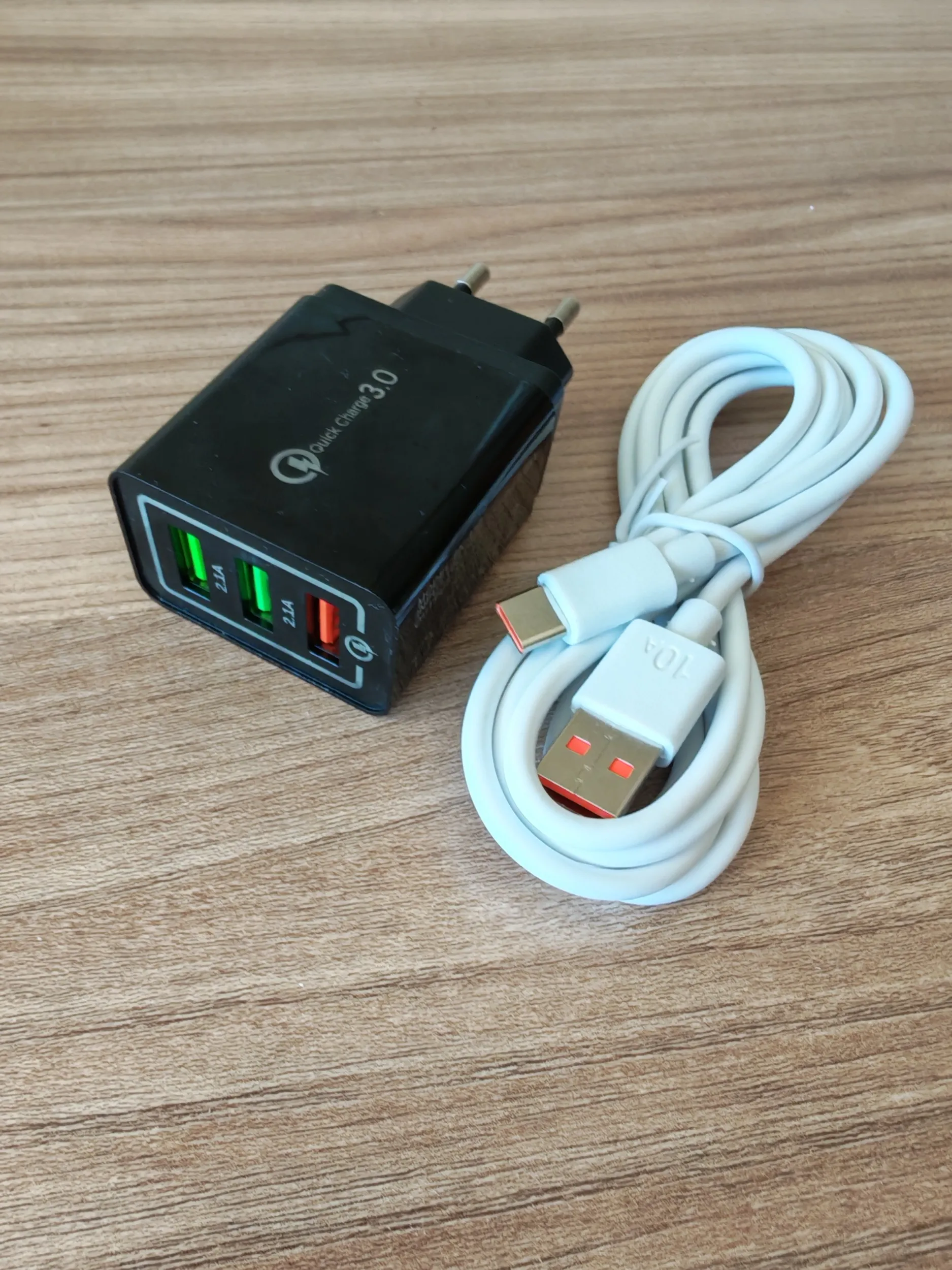 punjač za mobitel quick charge 3.0 sa kablom c 1,50 m - slika 1