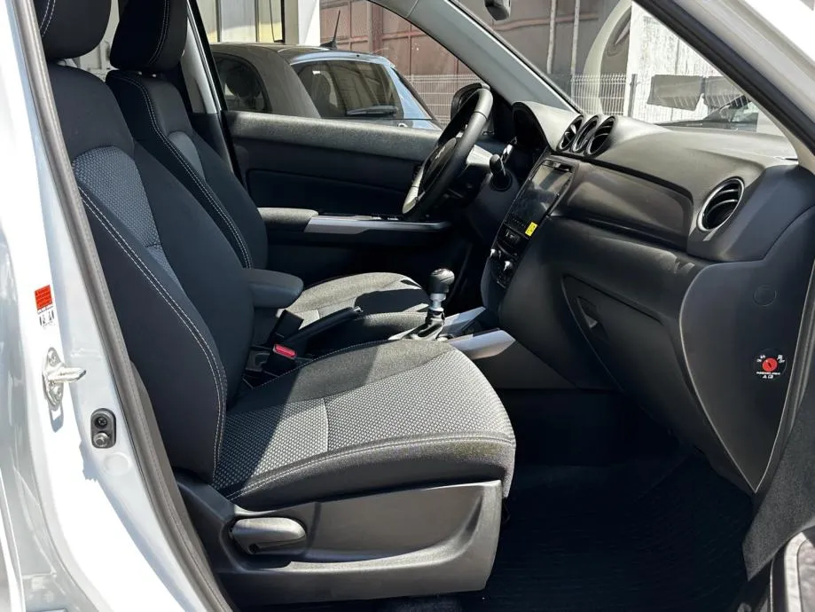 suzuki vitara 1.4 hybrid gl+ 2wd - facelift model - dostupno odmah!!! - slika 16