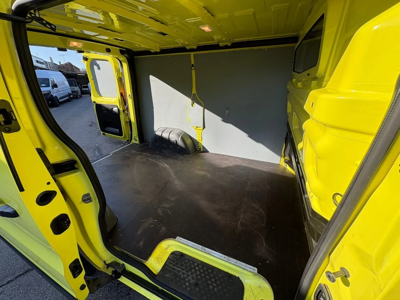 renault trafic furgon 2,0 dci 120 l1h1p1 - slika 15