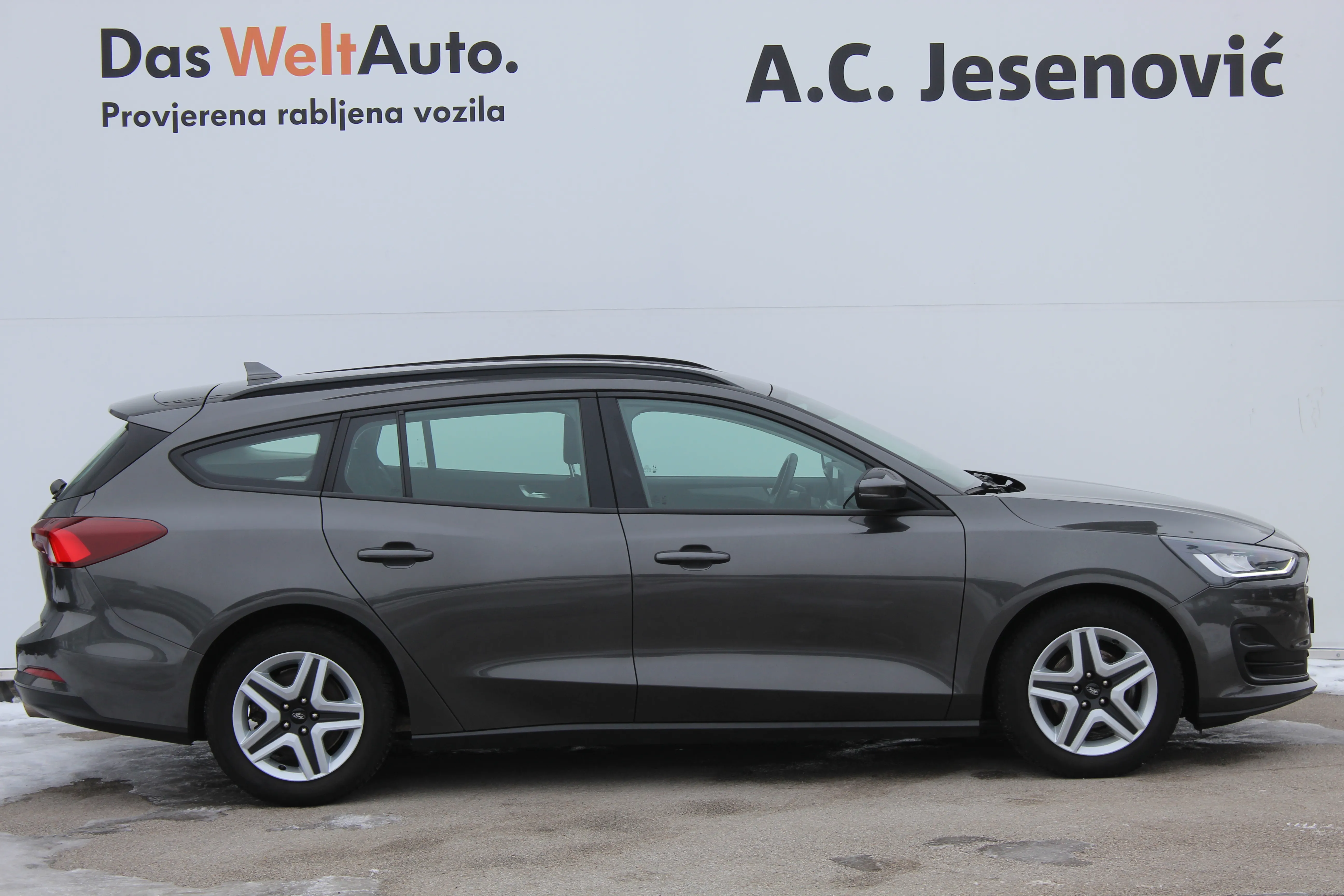 13060 ford focus karavan 1,5 ecoblue connected - slika 4