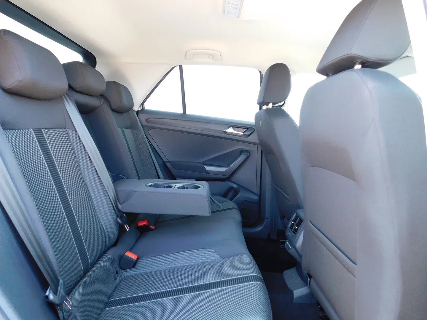 12673 volkswagen t-roc 1.0 tsi life plus - slika 13