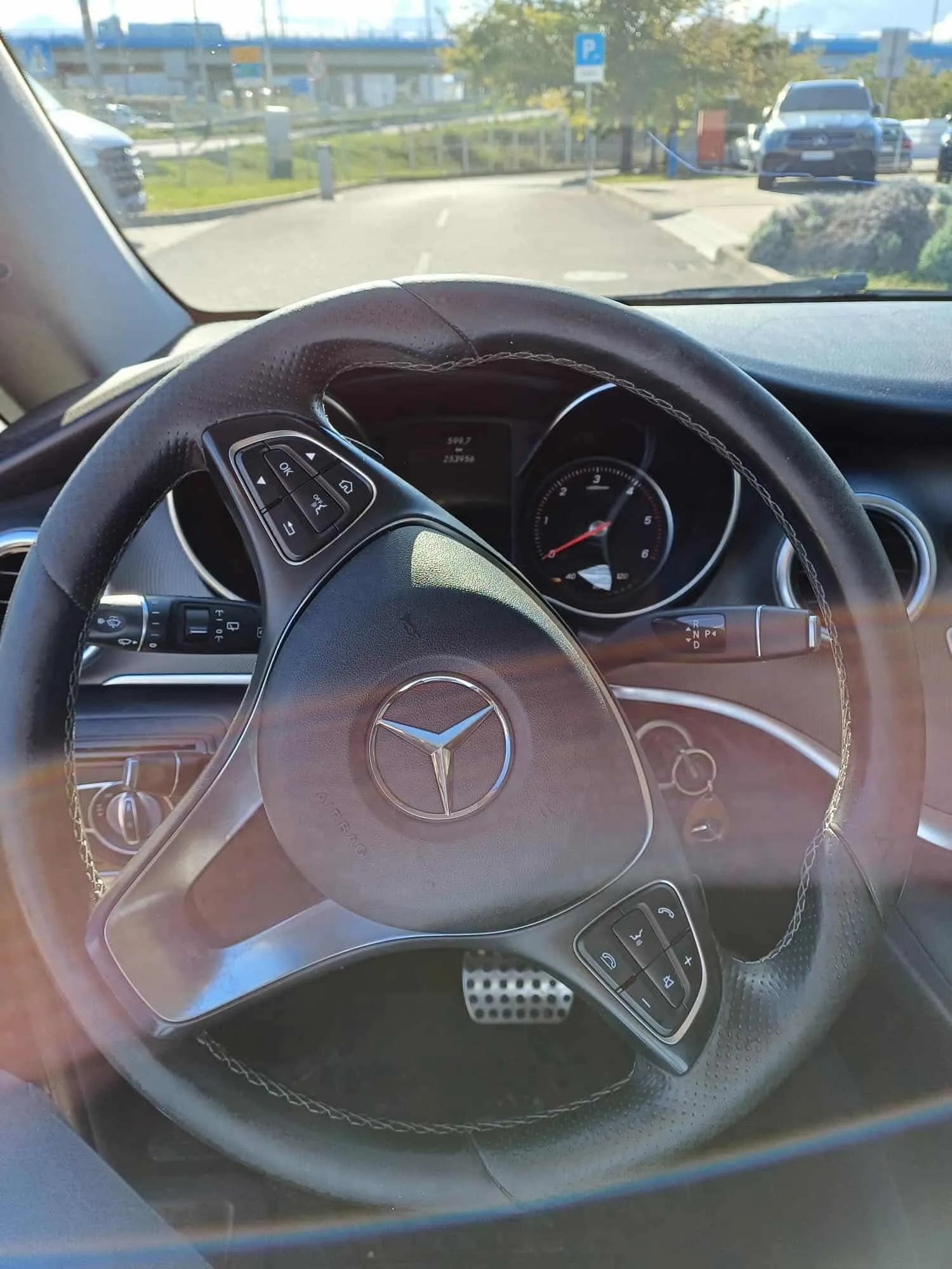 mercedes-benz v 220 d avantgarde 2017 | automatik | euro 6 | top stanj - slika 3