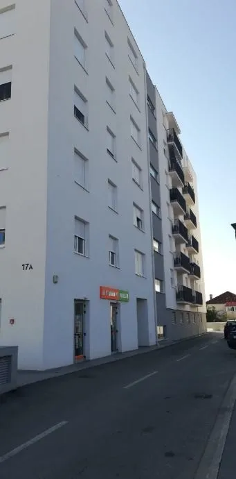 stan na višnjiku - slika 13