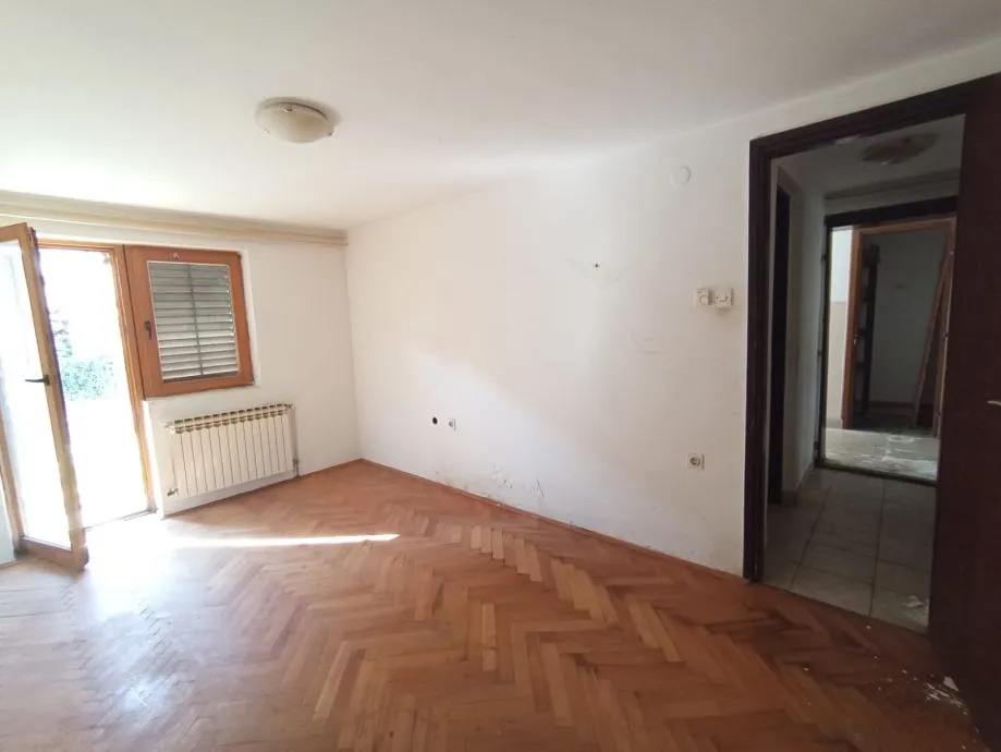kuća: zagreb (trnovčica), 300.00 m2 = 4 etaže / stana (prodaja) - slika 6