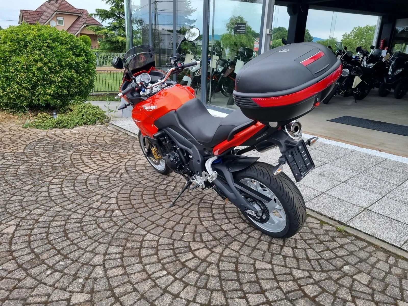 triumph tiger 1050, 2009 god. - slika 9