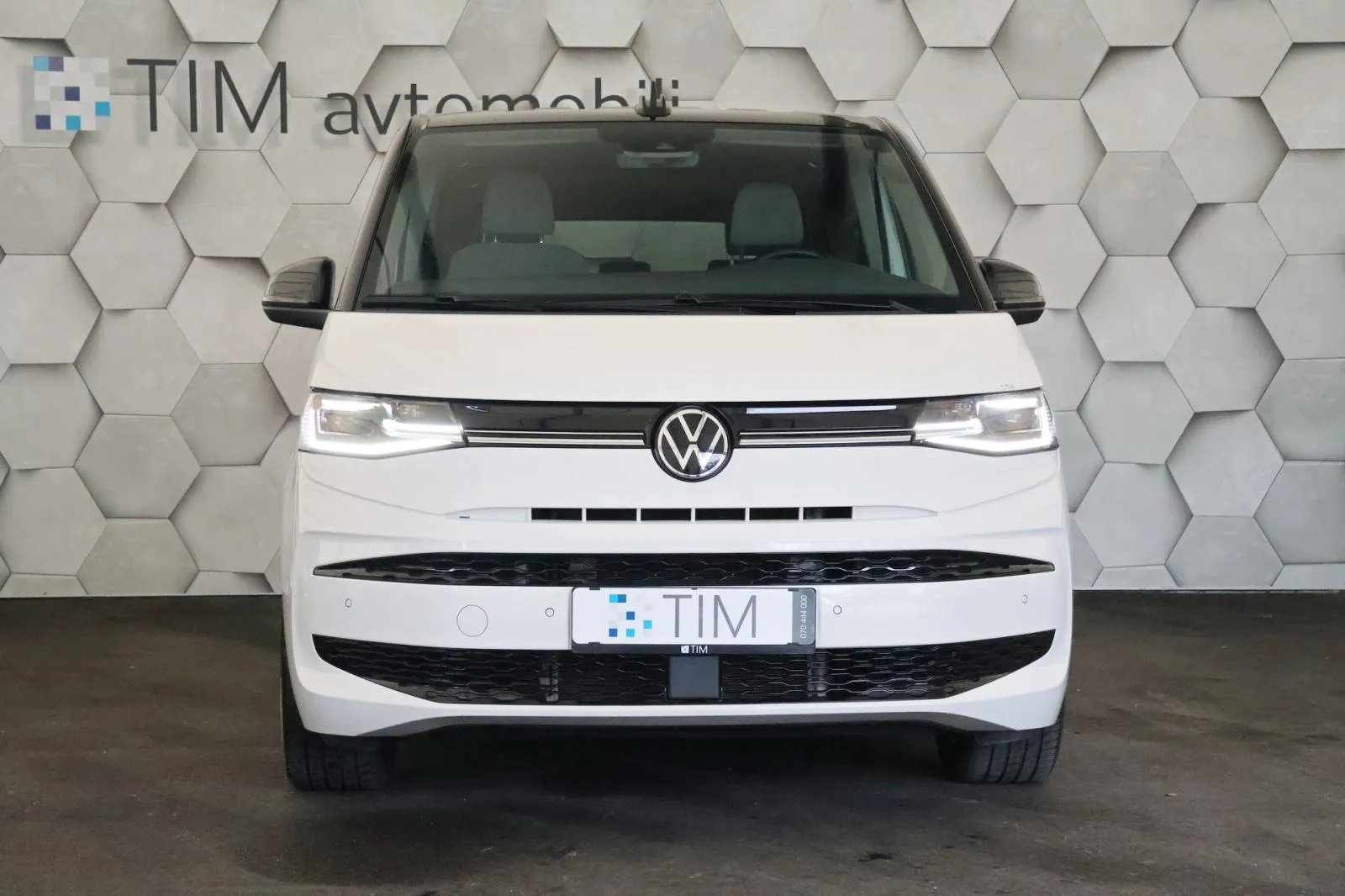 volkswagen multivan t7 l2 2.0tdi dsg edition 150ks matrix cockpit dab - slika 5