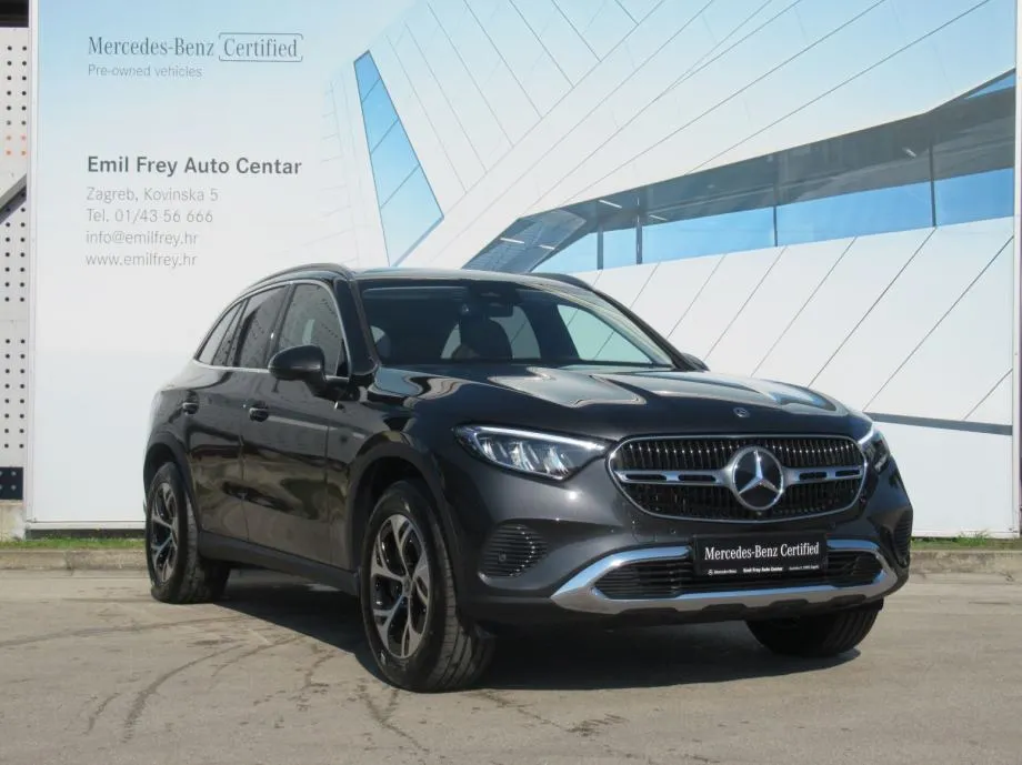 mercedes-benz glc 300 de 4matic avantgarde/panorama/burmester/memory - slika 4