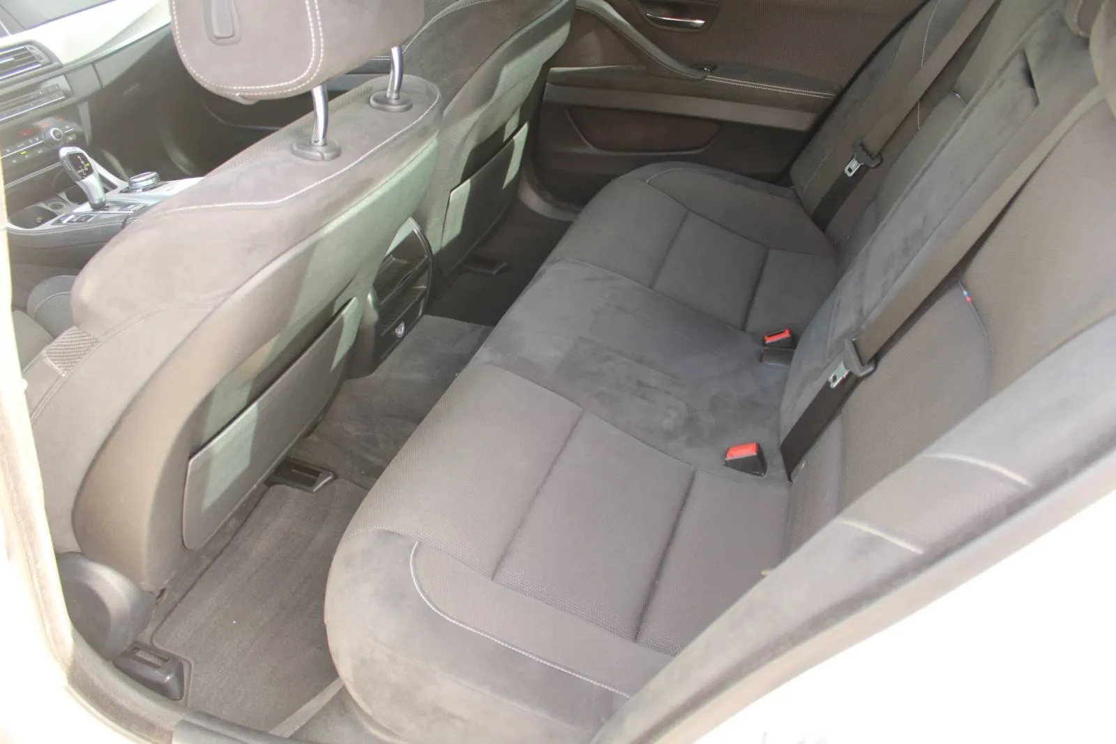 bmw serija 5 520d automatik m-paket *navigacija* - slika 10