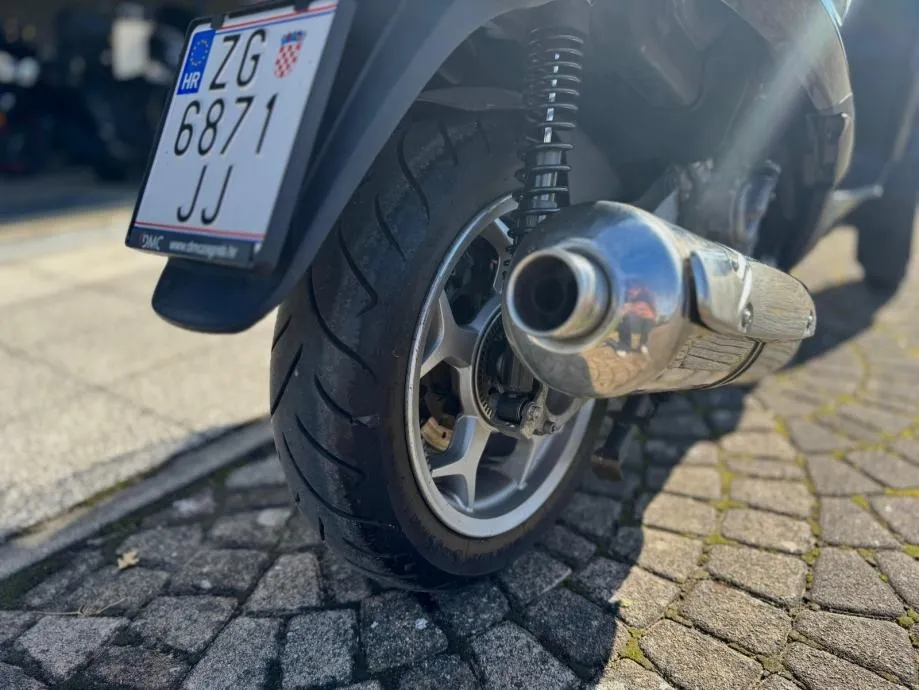 piaggio mp3 500 lt sport abs tcs,b kategorija, 2017 god. - slika 13