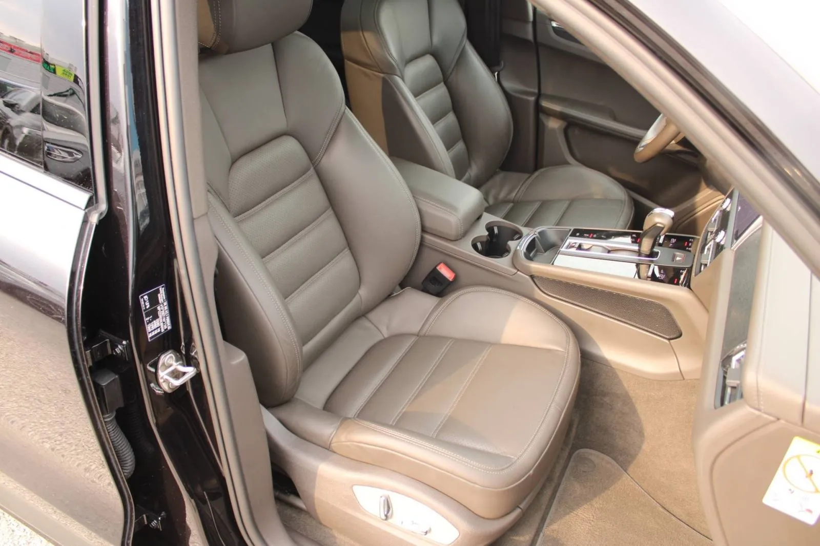 porsche macan gts 2.9 v6 *panorama, led, navigacija* - slika 18