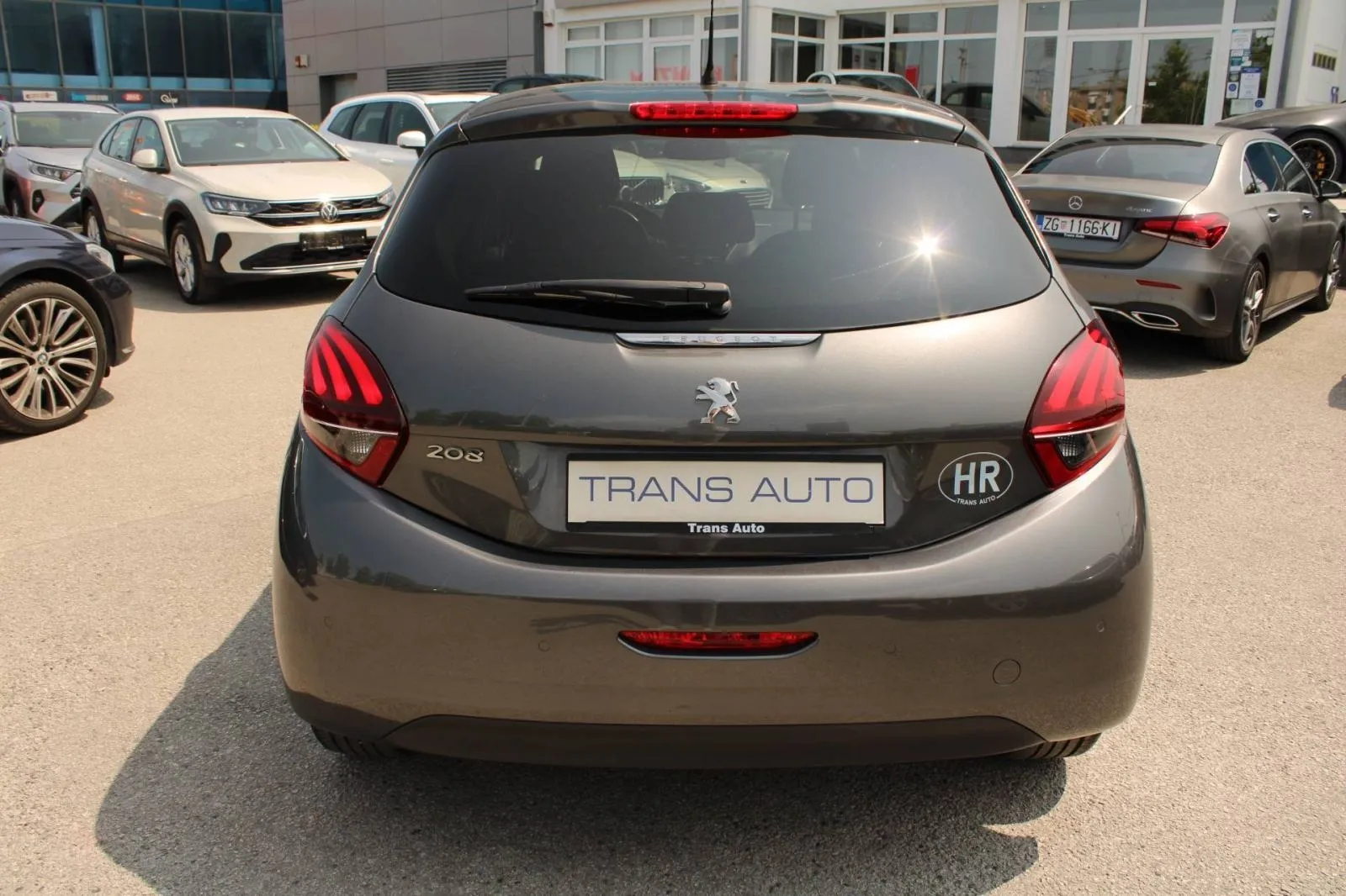 peugeot 208 1.5 hdi allure *navigacija* - slika 12