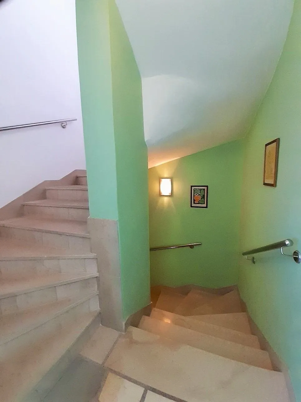 vodice- 140 m od mora i plaže, prodaja kuće 300m2 sa pogledom na more! - slika 15