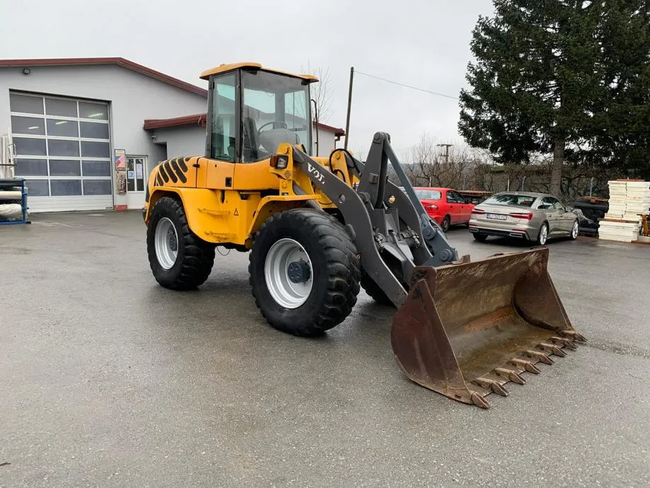 utovarivač volvo l45 - slika 4