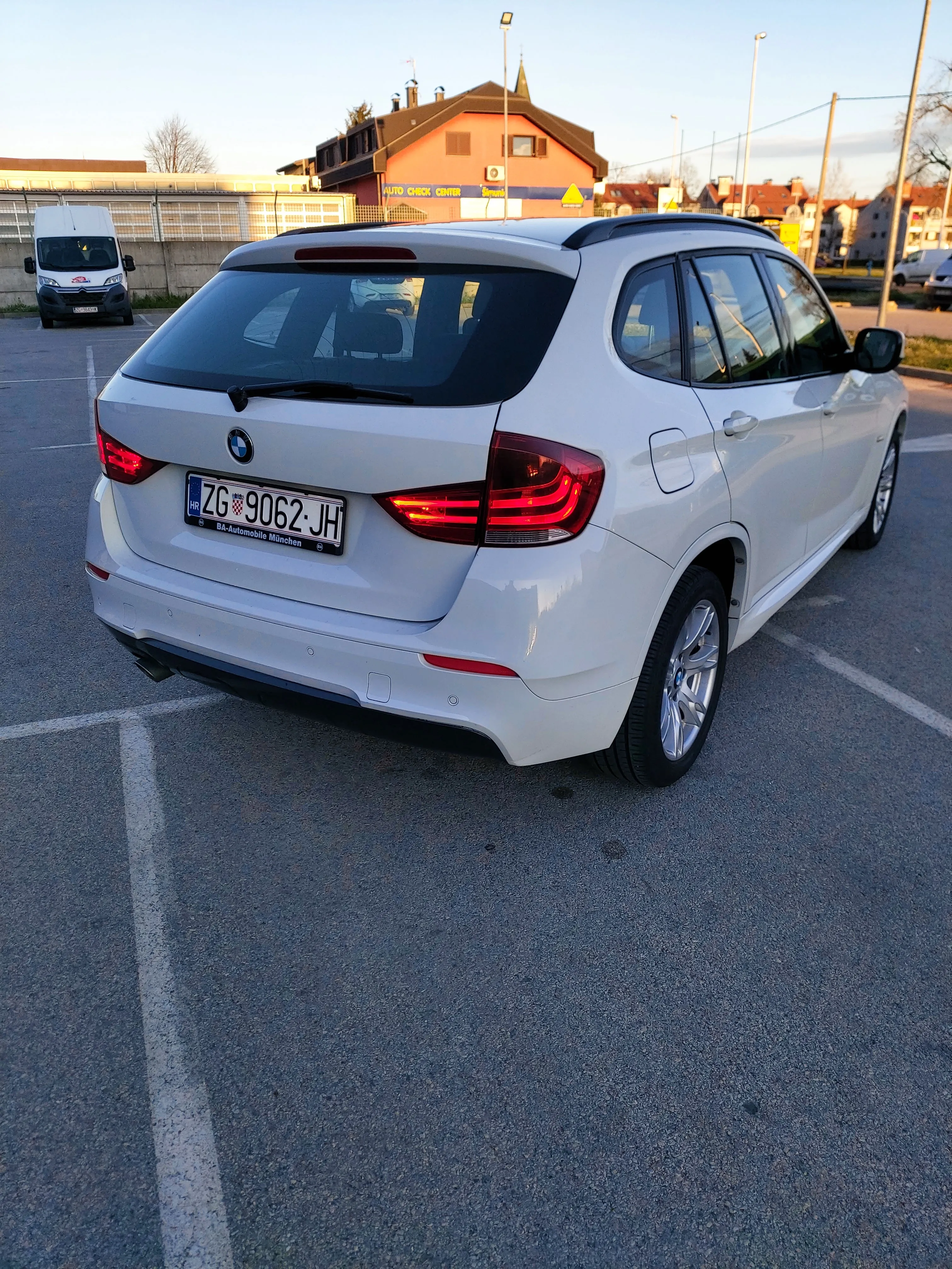 bmw x1 sdrive 18d 105 kw m-paket alcantara xenon 166 000km top stanje - slika 15