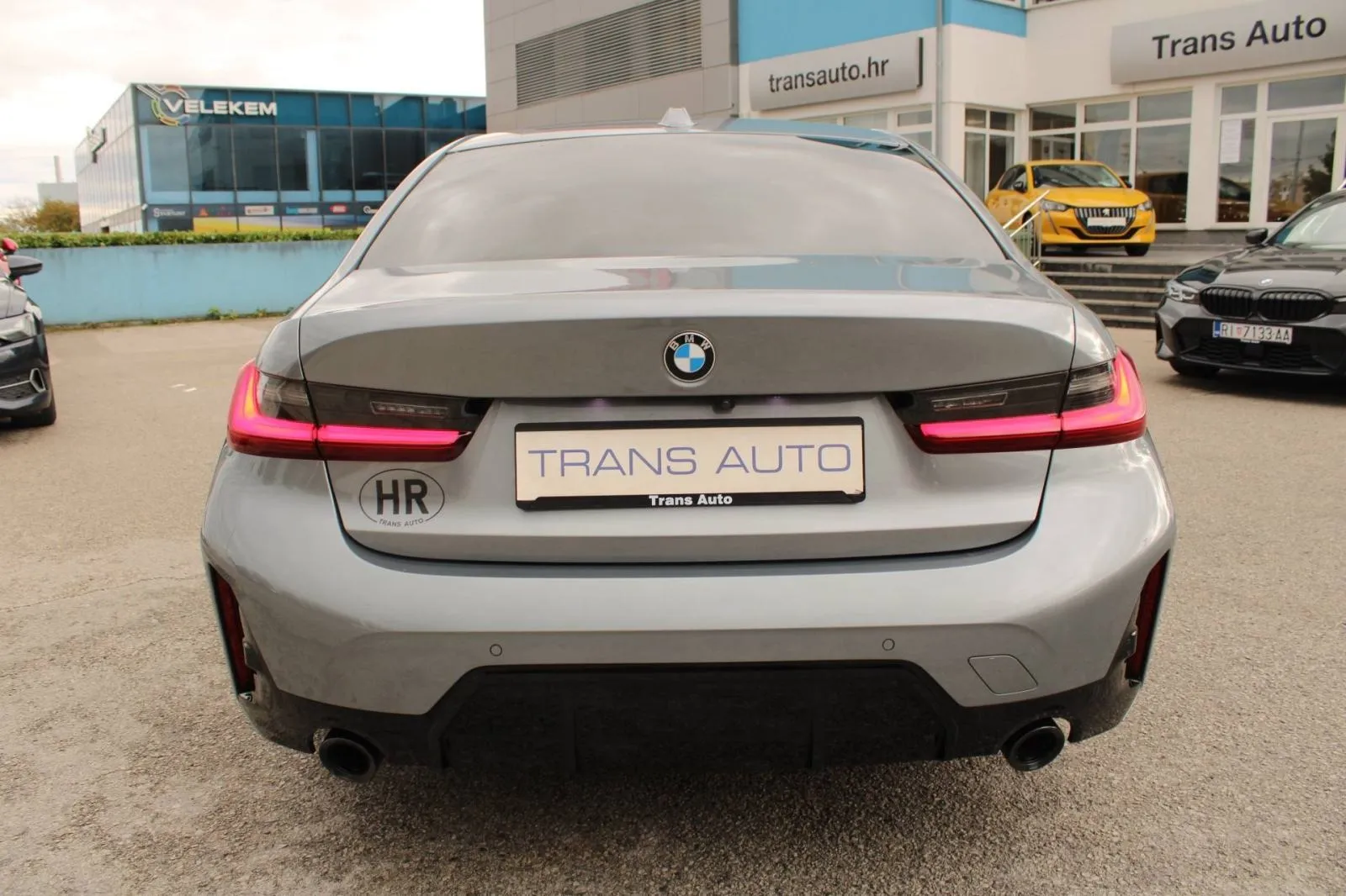 bmw serija 3 320d xdrive automatik m-paket *led, head-up, kamera, navi - slika 6