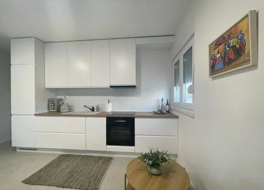 jednosoban stan s terasom i vrtom kaštel stari, 40.00 m2, novogradnja - slika 2