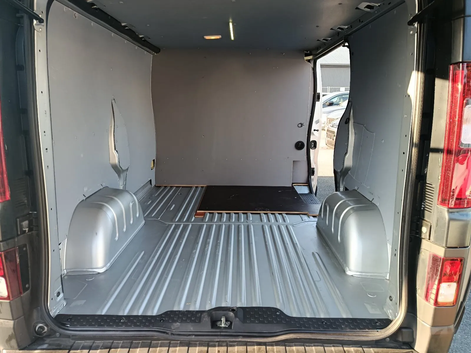 opel vivaro 1,6 cdti,do 2 g jamstva,vozilo u sustavu pdv-a, 2019 god. - slika 8