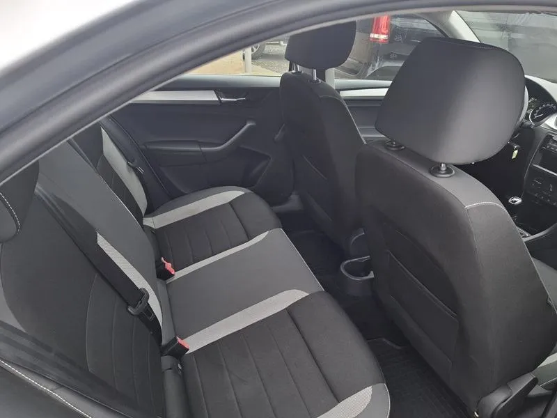 škoda rapid 1,6 tdi*115ks*klima* - slika 9