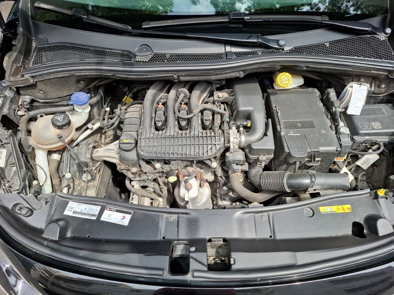 peugeot 2008 1.2 active, 2019. godište, 1.2 benzin - slika 9