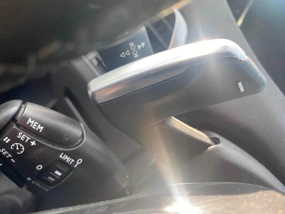 peugeot 5008 1,5 bluehdi automatik,tempomat, navi, 4x garancija! - slika 12